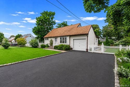 236 36th Street, Babylon, NY, 11757 | Card Image