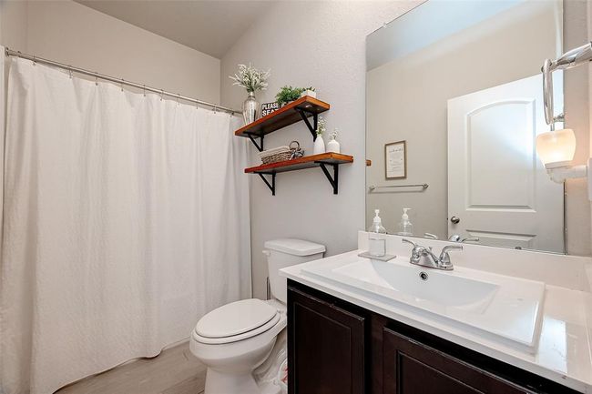 Downstairs Full Bathroom | Image 23