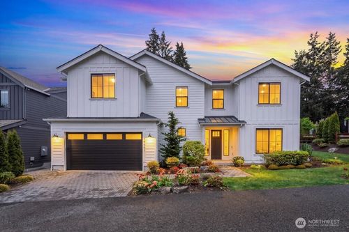 19557 15th Ave Nw, Shoreline, WA, 98177-2729 | Card Image