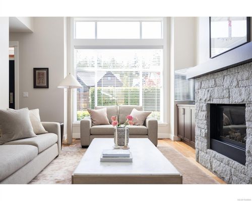 749 W Ridge Way, Qualicum Beach, BC, V9K0A9 | Card Image