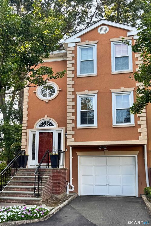 26-2675 Park Ave, Bridgeport, CT, 06604-1356 | Card Image