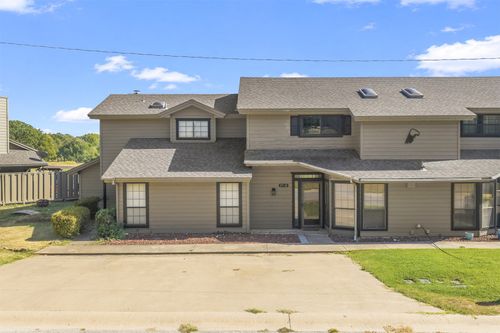 c-17 Valley View Dr, Burneyville, OK, 73430-9548 | Card Image
