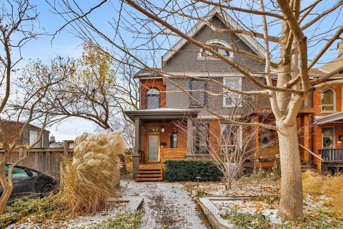 {{alt}} | Card Image