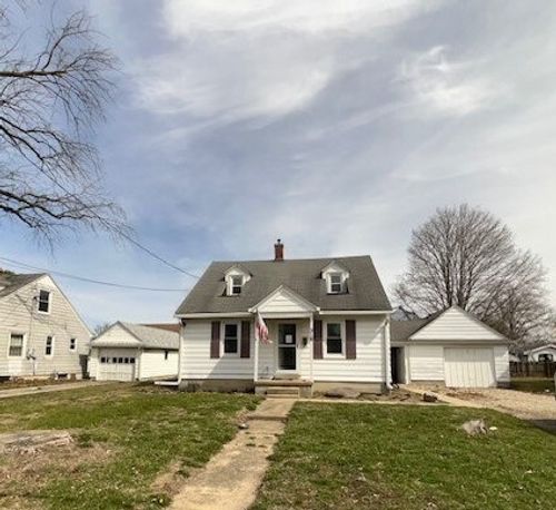 318 S Worth St, Sullivan, IL, 61951-2158 | Card Image