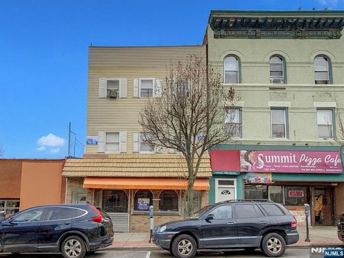 1011 Summit Ave, Union City, NJ, 07087-5520 | Card Image