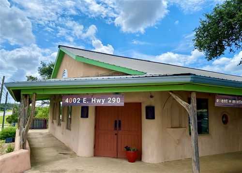 4002 E Highway 290, Dripping Springs, TX, 78620-4207 | Card Image