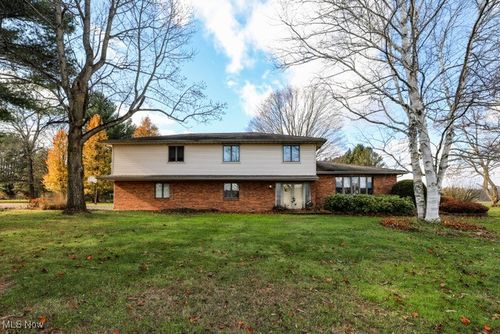 10685 Limeridge Rd, Hiram, OH, 44234-9742 | Card Image