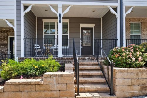 439 Portsdale Dr, Brentwood, TN, 37027-1554 | Card Image