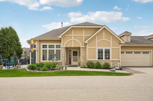 21718 Outcropping Ct, Lannon, WI, 53046 | Card Image