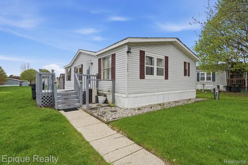 135 Hunters Rill, Lapeer, MI, 48446-4125 | Card Image