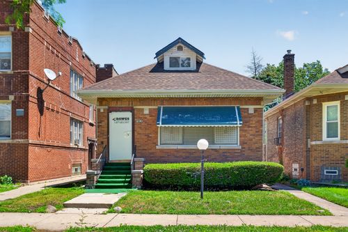 7915 S Calumet Ave, Chicago, IL, 60619-3603 | Card Image