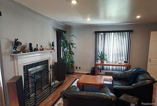 16146 Chapel St, Detroit, MI, 48219-3859 | Card Image