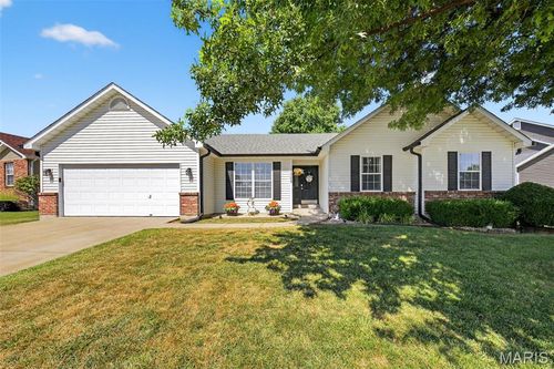 1305 Grand Canyon Dr, Wentzville, MO, 63385-3461 | Card Image