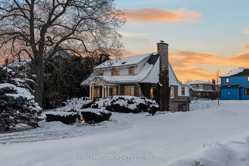 1840 Decew Rd, Fonthill, ON, L0S1E6 | Card Image