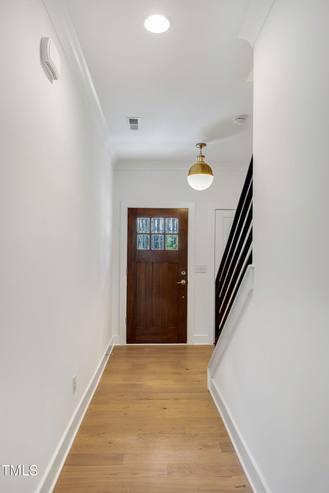 Wimb interior - foyer | Image 15