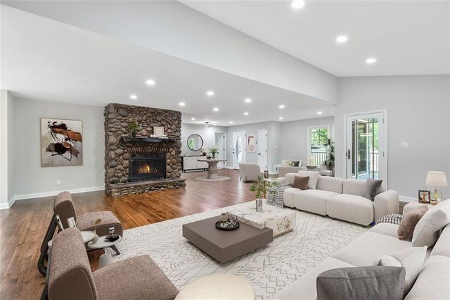 100 Little Ridge Rd, House other with 5 bedrooms, 4 bathrooms and 1 parking in Berkeley Lake GA | Image 19
