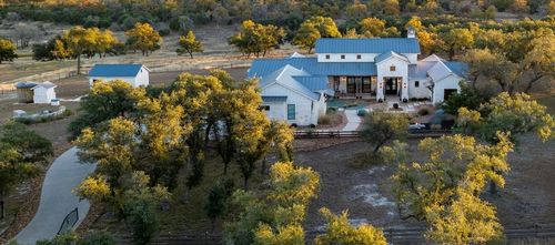 176 Inspiration Loop, Fredericksburg, TX, 78624-8409 | Card Image