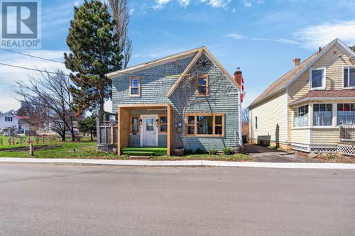 9 Douglas St, Charlottetown, PE, C1A2H9 | Card Image