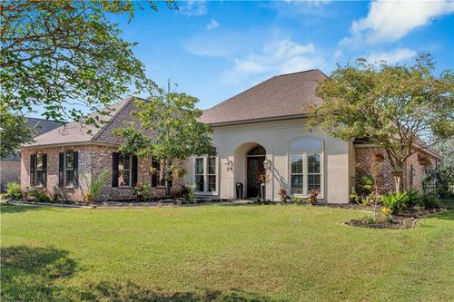 225 E Augusta Ln, Slidell, LA, 70458-8828 | Card Image