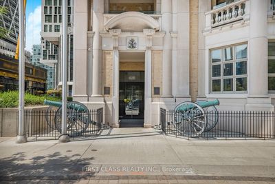 1705 - 426 University Ave, Condo with 1 bedrooms, 1 bathrooms and null parking in Toronto ON | Image 3