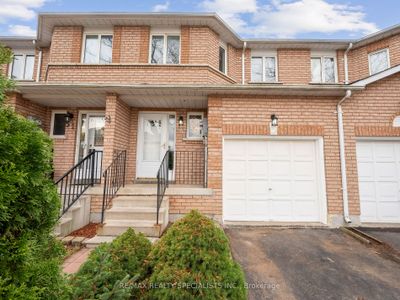 49 - 200 Cresthaven Rd, Condo with 3 bedrooms, 2 bathrooms and 2 parking in Brampton ON | Image 2