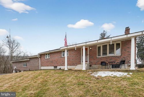 211 Spring Mount Rd, SCHWENKSVILLE, PA, 19473-2351 | Card Image