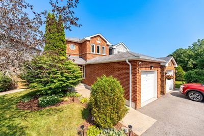 5 Teddington Cres, House other with 3 bedrooms, 4 bathrooms and 3 parking in Whitby ON | Image 2