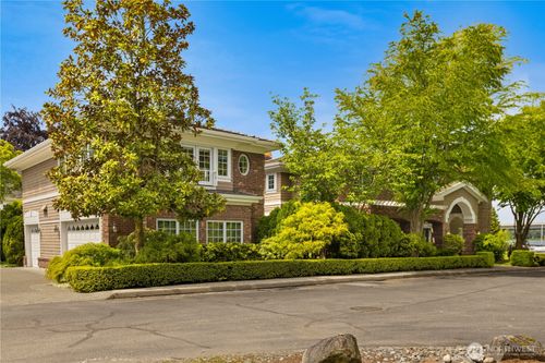 2530 39th Avenue E, Seattle, WA, 98112 | Card Image