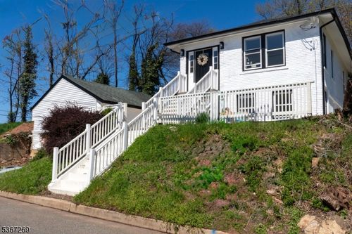 100 Cutters Dock Rd, WOODBRIDGE, NJ, 07095-2608 | Card Image