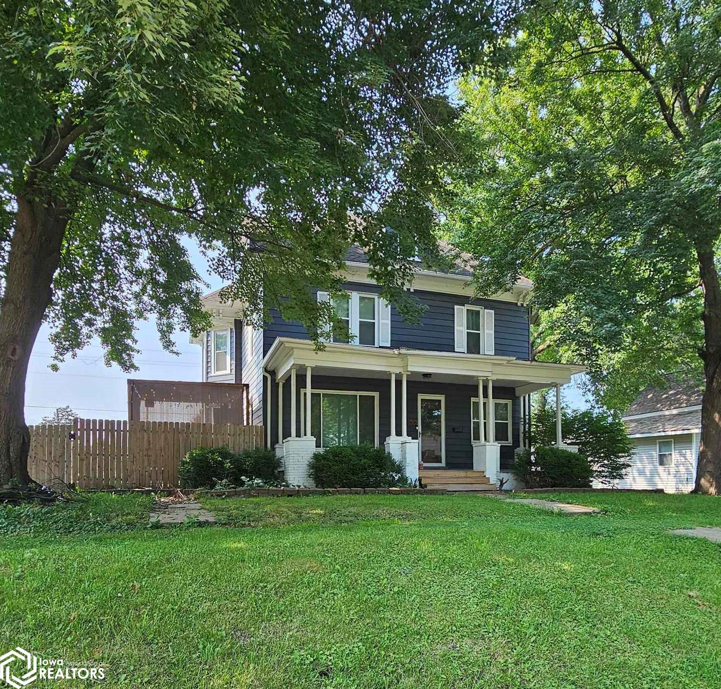 Montgomery St, Creston, IA 50801