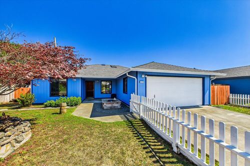 2765 Blue Bird Rd, McKinleyville, CA, 95519-3572 | Card Image