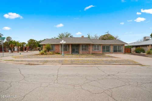 407 Bruce Pl, Horizon City, TX, 79928-7229 | Card Image