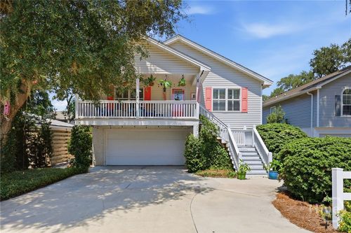 1007 Mallery St, St Simons Island, GA, 31522-3619 | Card Image