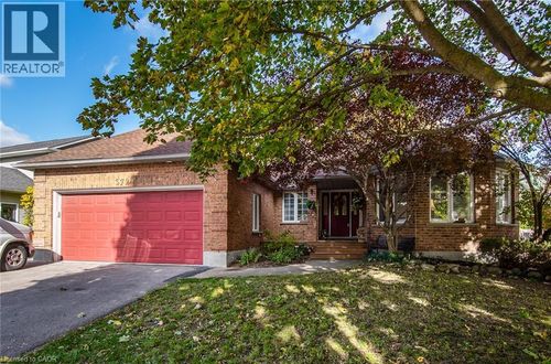 372 Gatestone Blvd, Waterloo, ON, N2T2J6 | Card Image