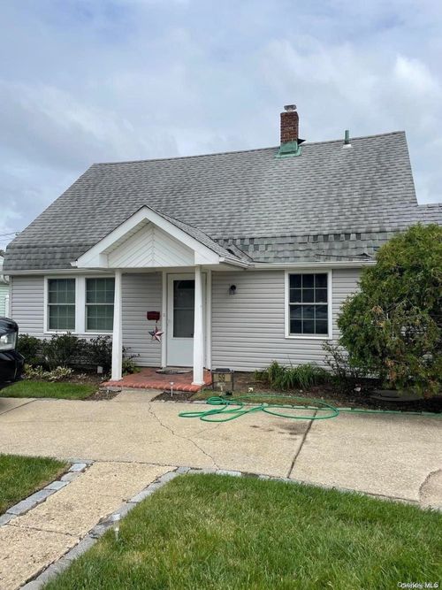 59 Wolcott Rd, Levittown, NY, 11756-1915 | Card Image