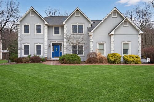 43 Greenwich Ave, Central Valley, NY, 10917-3717 | Card Image