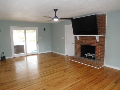 154 Whispering Pines Road Road, GAFFNEY, SC, 29341 | Card Image