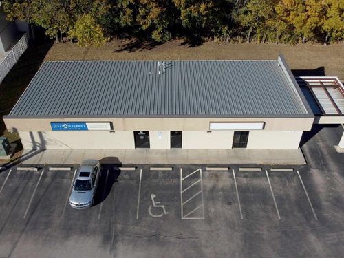 505 E 16th St, Wellington, KS, 67152-2811 | Card Image