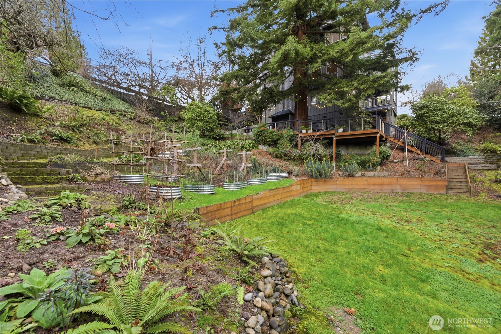 Land in Seattle 5