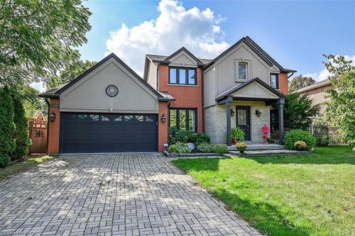 208 Meadowbrook Dr, Ancaster, ON, L9G4P5 | Card Image