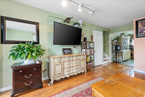 34 Coolidge Ave, Amity Harbor, NY, 11701-4071 | Card Image