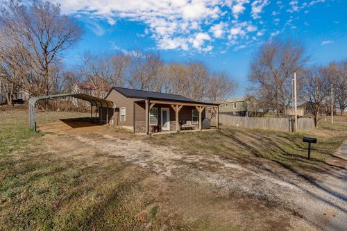 303 Church St, Stockton, MO, 65785-9369 | Card Image