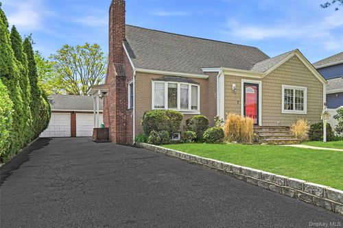 166 Abbey St, Massapequa Park, NY, 11762-3428 | Card Image