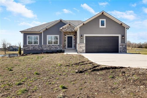 1512 Country Club Dr, Pleasant Hill, MO, 64080 | Card Image