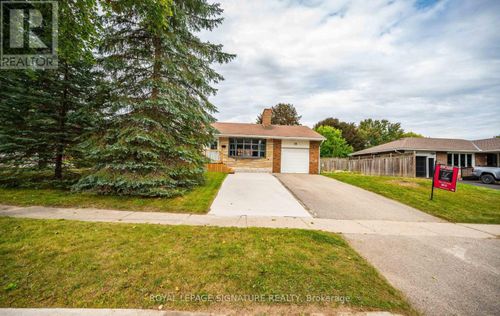 upper-16 Eleanor Crt, Guelph, ON, N1E1S8 | Card Image