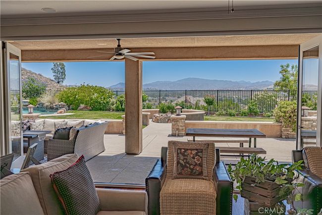 22348 Driftwood Ct, House other with 5 bedrooms, 5 bathrooms and 2 parking in Santa Clarita CA | Image 38
