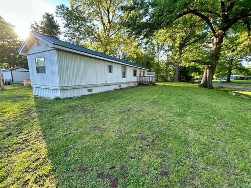 518 Locust St, Xenia, IL, 62899-1268 | Card Image