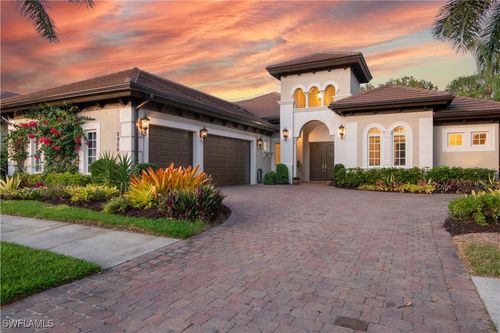 8986 Shenendoah Cir, NAPLES, FL, 34113-1670 | Card Image