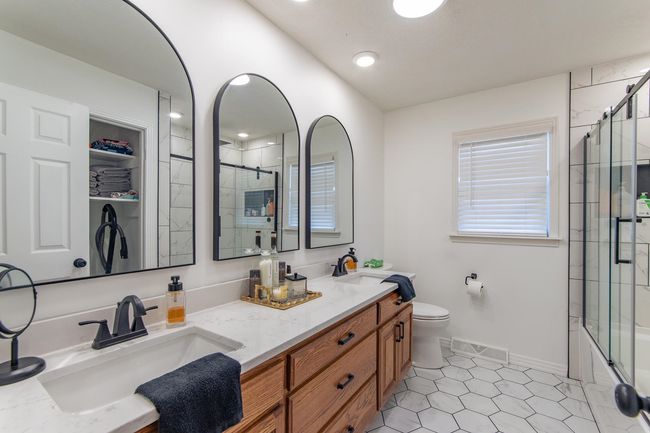 735 Streaming Water Loop, House other with 3 bedrooms, 4 bathrooms and null parking in Clifton TN | Image 31