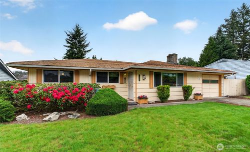 12810 162nd Ave Se, Renton, WA, 98059-8610 | Card Image